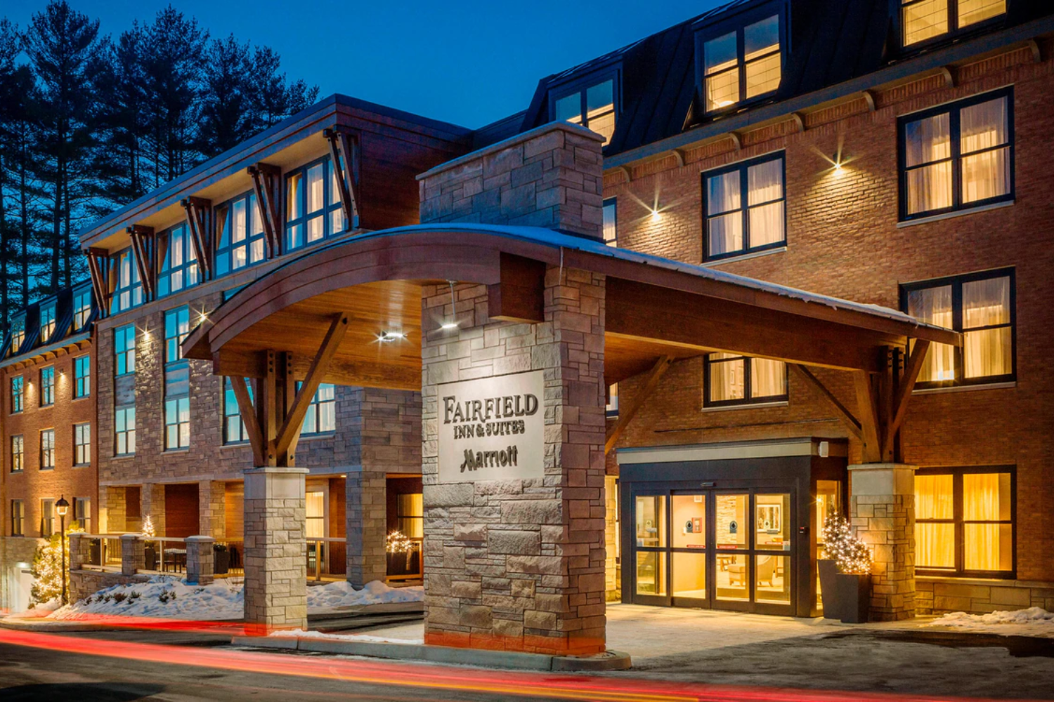 The Fairfield Inn & Suites at night