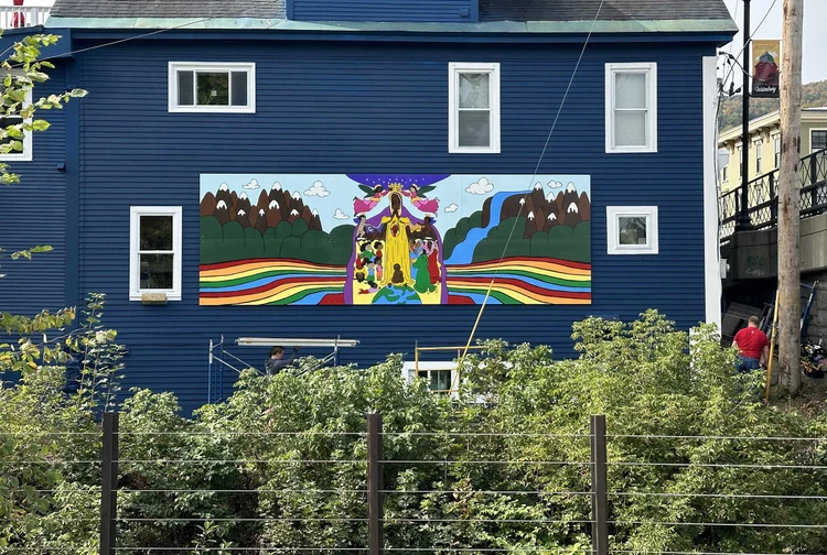 Madonna's Earth mural behind 29 Stowe Street
